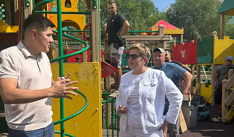 Детскую площадку привели в порядок